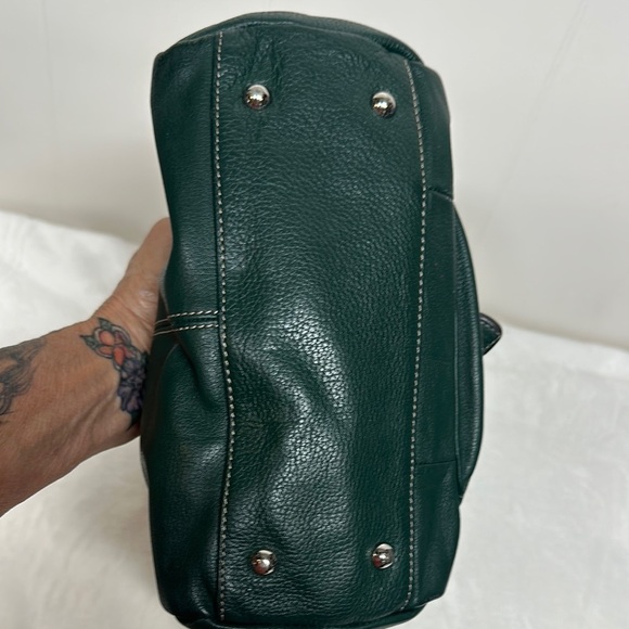 Tignanello Green Leather Satchel with Adjustable Strap - Picture 4 of 12